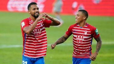 con goles de los venezolanos herrera y machis el granada clasifica por primera vez en su historia a la uefa europa league.