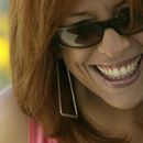 ARCHIVO - La cantante y compositora cubana Albita Rodríguez sonríe durante una entrevista en Nueva York, el 29 de julio de 2004. (Foto AP/Mary Altaffer, archivo)