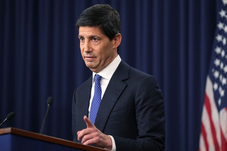 Kevin Warsh, presidente de la Reserva Federal, habla durante una conferencia de prensa en la sede de la Fed en Washington, el miércoles 16 de septiembre de 2026. (Foto AP/Mark Schiefelbein)