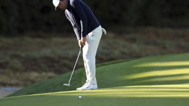 Scheffler y Spieth comparten la cima en el Riviera