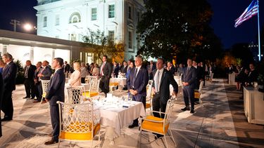 Palestinos desplazados cerca de Wadi Gaza en la Franja de Gaza el 24 de septiembre del 2025. (AP foto/Abdel Kareem Hana)