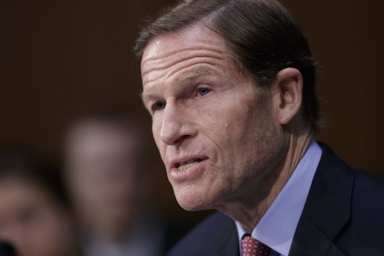 AMN-GEN_TRUMP-SENADOR_BLUMENTHAL-0.jpg