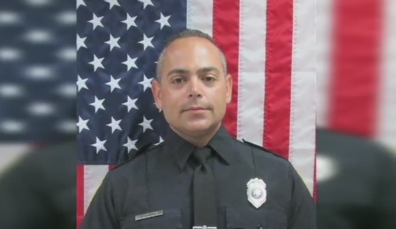 policia arrestado.png