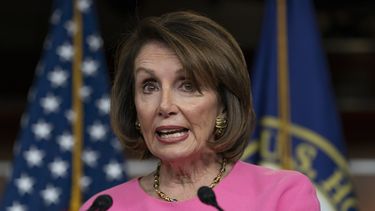 Pelosi cuestiona si Trump está capacitado para presidencia