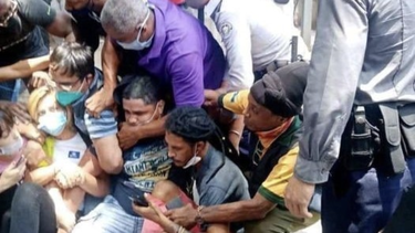 los cubanos detenidos en la protesta de obispo seran trasladados a prisiones fuera de la habana