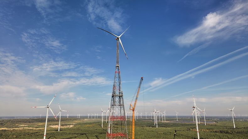La turbina de viento en Schipkau, Alemania el 1 de octubre del 2026. (AP foto/Markus Schreiber)
