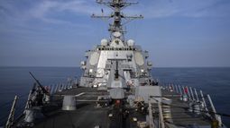 Vista del destructor U.S.S. Gravely (DDG 107), el 13 de febrero de 2024. (AP Foto/Bernat Armangue, Archivo)