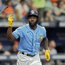 Randy Arozarena de los Rays de Tampa Bay tras batear un jonón ante los Orioles de Baltimore, el miércoles 21 de junio de 2023. (AP Foto/Chris OMeara)