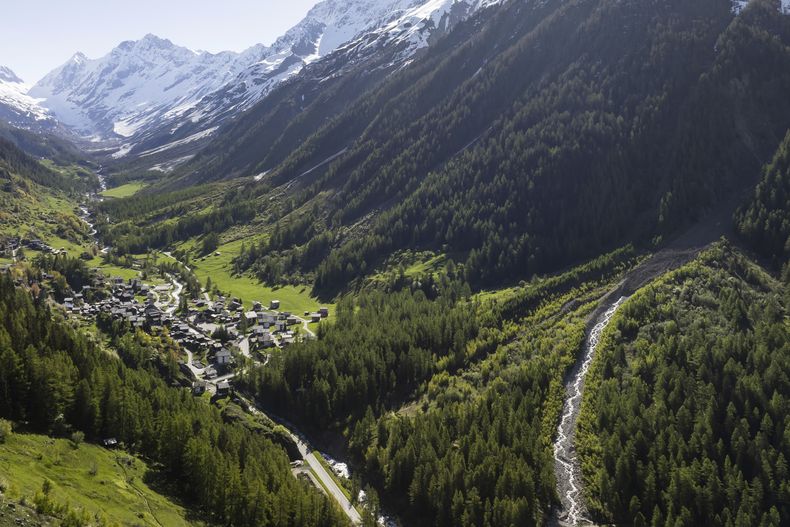 La aldea de Blatten en Loetschental, Suiza, el 18 de mayo del 2025. (Cyril Zingaro/Keystone via AP)