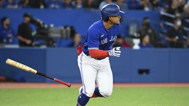 Manoah y Guerrero brillan en paliza de Azulejos a Orioles