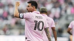 El delantero argentino Lionel Messi festeja tras anotar por el Inter Miami ante el Atlanta United, el martes 25 de julio de 2023, en Fort Lauderdale, Florida (AP Foto/Lynne Sladky)