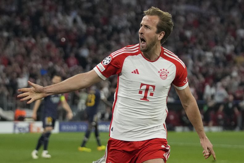 Harry Kane celebra tras marcar el segundo gol del Bayern Múnich ante el Real Madrid en las semifinales de la Liga de Campeones, el martes 30 de abril de 2024, en Múnich. (AP Foto/Matthias Schrader)