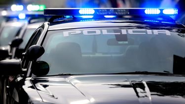 oficial de seguridad le dispara a un asaltante que lo apunalo en un intento de robo en condado
