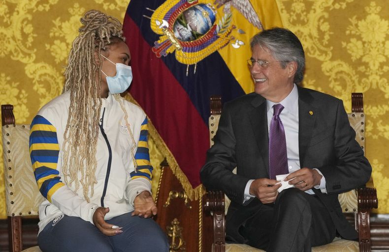 DEP-OLI ECUADOR-HOMENAJE