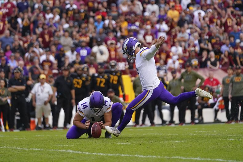 DEP-NFL VIKINGS-COMMANDERS