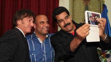 americateve | 'Con qué cara Maduro quiere hablar de corrupción, cuando han usado el centro bancario para ocultar fortunas. Han saqueado su país', dijo el ministro panameño Roberto Henríquez.