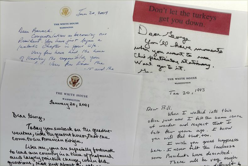 Foto de cartas que presidentes de Estados Unidos les han dejado a sus sucesores, tomada en Washington el 18 de enero del 2025. (AP foto/Jon Elswick)