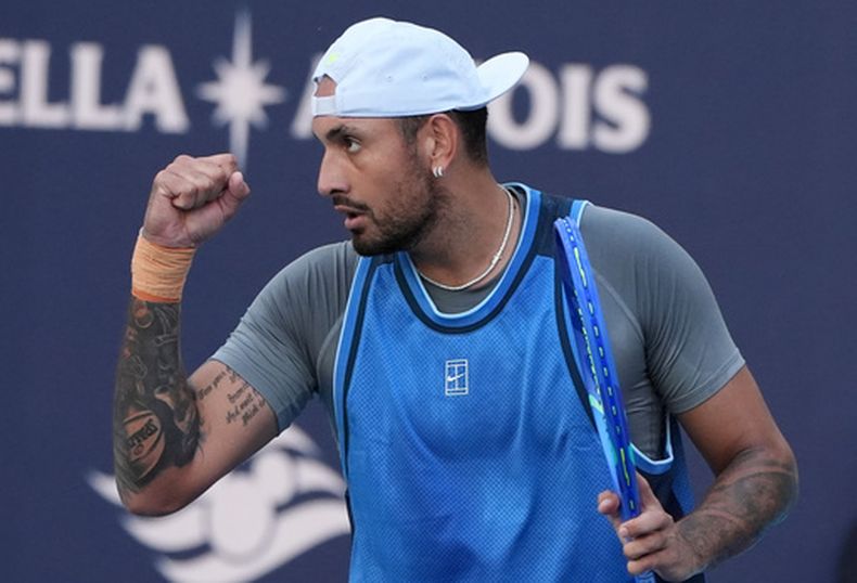 ARCHIVO - El tenista australiano Nick Kyrgios reacciona durante su partido contra Mackenzie McDonald en el Abierto de Miami, el 19 de marzo de 2025, en Miami Gardens, Florida. (AP Foto/Lynne Sladky, archivo)