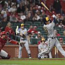 Cerveceros se imponen 5-4 a Rojos en duelo de cuadrangulares