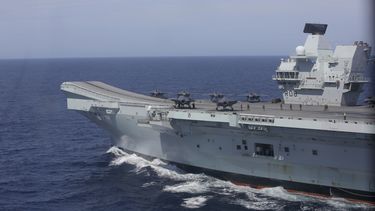 Caza británico cae en el Mediterráneo; piloto escapa ileso