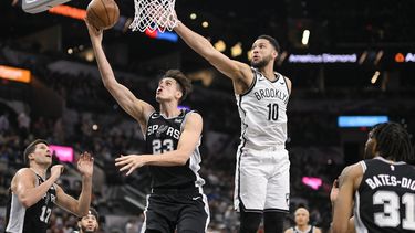 Spurs superan a Nets y ponen fin a racha de 5 derrotas