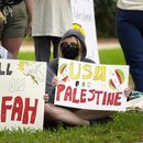 Estudiantes y simpatizantes de la Universidad del Sur de Mississippi en una protesta contra la guerra en Gaza, el 7 de mayo de 2024, en Hattiesburg, Mississippi. (Foto AP/Rogelio V. Solís)