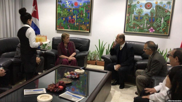 bachelet inicia polemica visita oficial a cuba