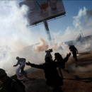 Caravana de migrantes en Tijuana: patrulla fronteriza de EE.UU. dispara gases lacrimógenos tras el intento de un grupo de migrantes de cruzar la valla