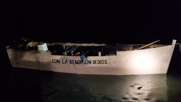en medio de las navidades y de temperaturas bajas, llegan 15 balseros cubanos a los cayos de la florida