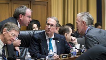 EEUU: Panel legislativo avala expandir derechos sobre armas