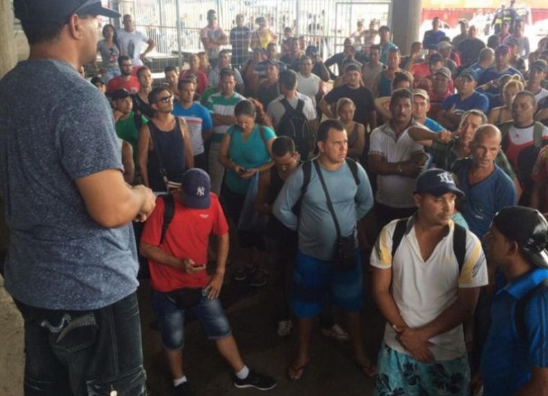 cubanos_en_paso_canoas-701x507.jpg