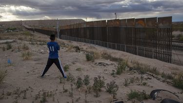 el muro de trump frena flujo de migrantes antes de construirse