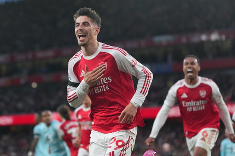 Kai Havertz del Arsenal celebra tras anotar en el encuentro de la Liga Premier ante el Burnley el lunes 18 de mayo del 2026. (AP Foto/Kirsty Wigglesworth)