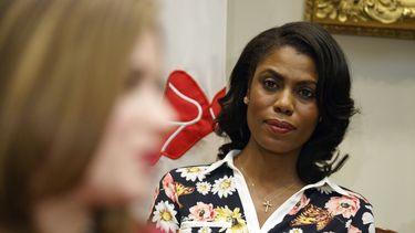 Trump arremete contra Omarosa y la llama “perro”