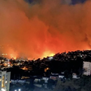 Chile declaró el estado de catástrofe por un impresionante incendio que afectó a más de 400 viviendas en Viña del Mar