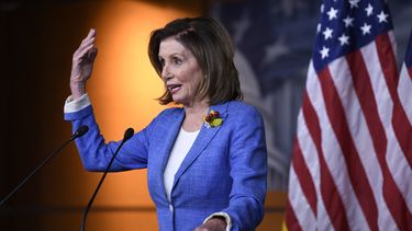 Pelosi dice que no deja agotar tiempo para juicio político