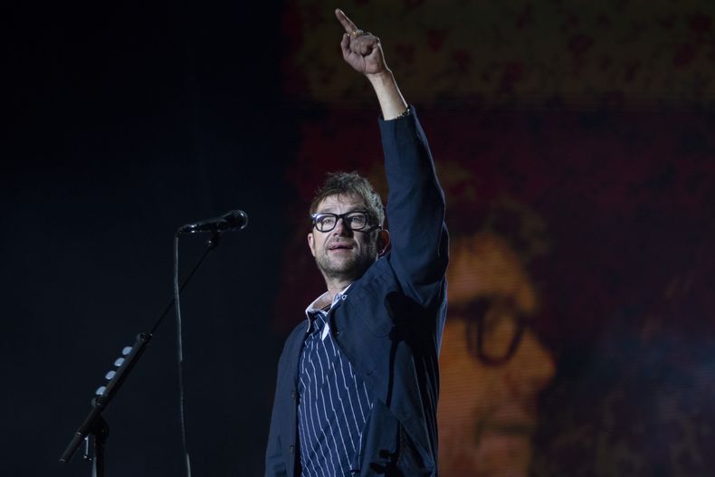 Damon Albarn de la banda británica Blur durante su concierto en el festival Corona Capital en la Ciudad de México, el sábado 18 de noviembre de 2023. (Foto AP/Alejandro Godínez)