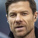 Xabi Alonso, técnico del Bayer Leverkusen, durante una entrevista previo al partido contra el Unión Berlín en la Bundesliga, el sábado 29 de abril de 2023. (Andreas Gora/dpa vía AP)