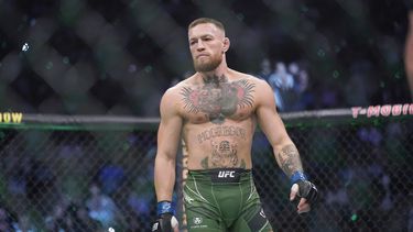 ARCHIVO - Conor McGregor se prepara para enfrentar a Dustin Poirier en la función UFC 264, el 10 de julio de 2021, en Las Vegas (AP Foto/John Locher, archivo)