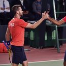 Estados Unidos barre a Uzbekistán, avanza en la Copa Davis