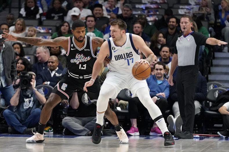 DEP-BAS CLIPPERS-MAVERICKS