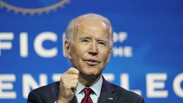 Biden promete controlar COVID y reabrir mayoría de escuelas