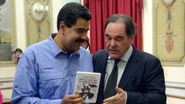 americateve | El encuentro entre el cineasta estadounidense Oliver Stone y el presidente Nicolás Maduro en el Palacio de Miraflores, en Caracas levantó una nueva polémica dentro y fuera de Venezuela.