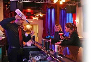 americateve | El recién estrenado restaurante La Fontana Miami pretende emular el éxito alcanzado por un paladar del mismo nombre que abrió en 1995 en La Habana, en pleno Período Especial.