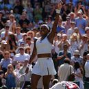 La estadounidense Coco Gauff celebra al vencer a su compatriota Jessica Pegula en los cuartos de final de Wimbledon el martes 7 de julio del 2026. (AP Foto/Maja Smiejkowska)