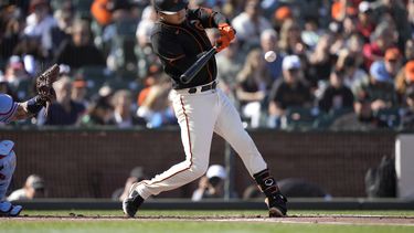 Flores logra grand slam; Gigantes derrotan a Cardenales