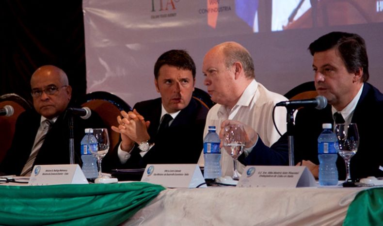 El primer ministro italiano Matteo Renzi presidió el Foro junto al ministro cubano de Comercio Exterior e Inversión Extranjera, Rodrigo Malmierca.