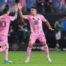 El uruguayo Luis Suárez festeja con el argentino Lionel Messi, su compañero en el Inter Miami, luego de anotar en el encuentro inaugural de su nuevo estadio, el sábado 4 de abril de 2026, ante Austin (AP Foto/Lynne Sladky) El uruguayo Luis Suárez festeja con el argentino Lionel Messi, su compañero en el Inter Miami, luego de anotar en el encuentro inaugural de su nuevo estadio, el sábado 4 de abril de 2026, ante Austin (AP Foto/Lynne Sladky)