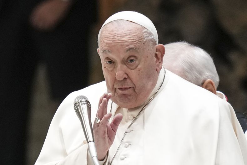 El papa Francisco celebra su audiencia general semanal en la sala Pablo VI del Vaticano, el miércoles 22 de enero de 2025. (AP Foto/Andrew Medichini)