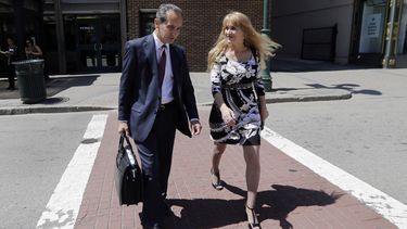 mujer que acuso a bill cosby quiere recuperar su honra